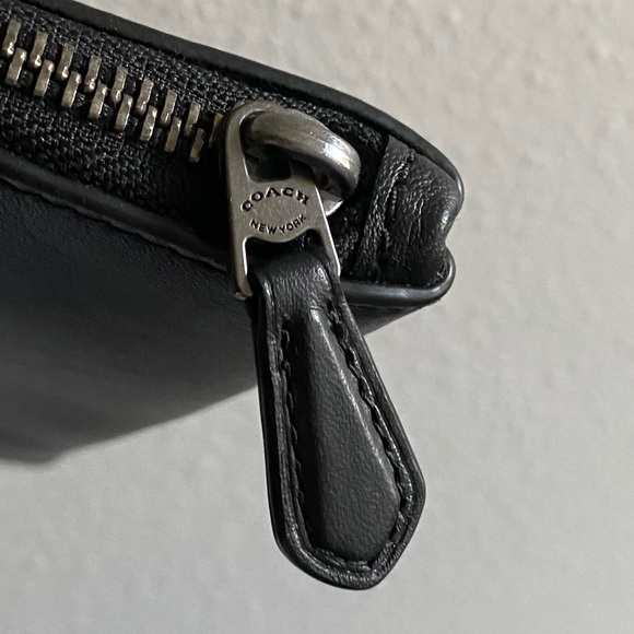 COACH STARWARS POUCH WRISTLET NWT - Picture 15 of 15